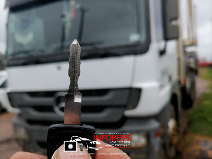 LLave de Camion Mercedes Actros